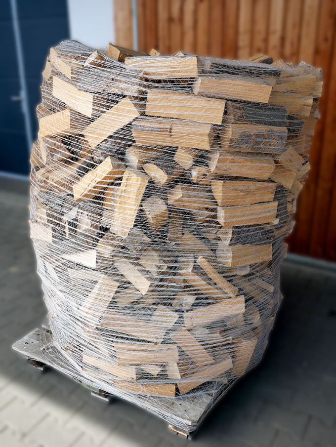 ESCHE auf Palette (Scheit ca. 25cm)